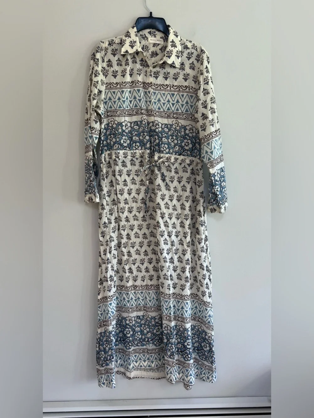 Maison Hotel Justine Floral Button Up Cotton Robe Dress in Ecru White + Blue, S - Picture 2 of 13